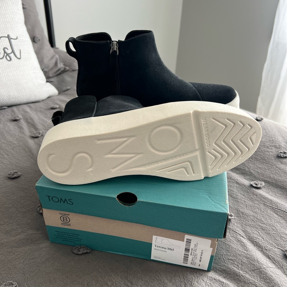 TOMS Verona Black Ankle Boots NEW - Picture 4 of 6
